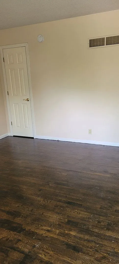 Cozy 2 Bedroom Home — Photo 1