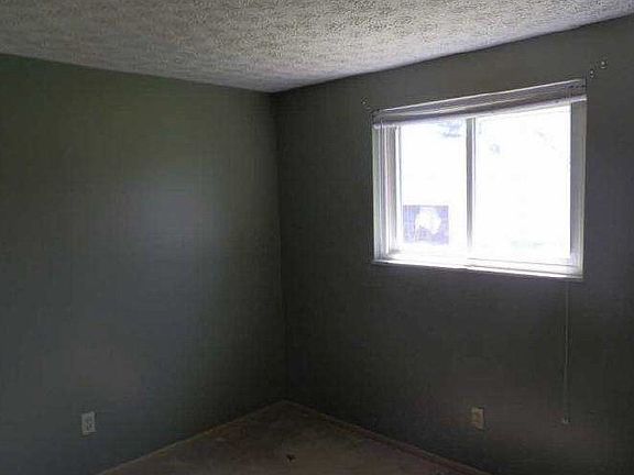 5th image of 2321 Hampstead Dr