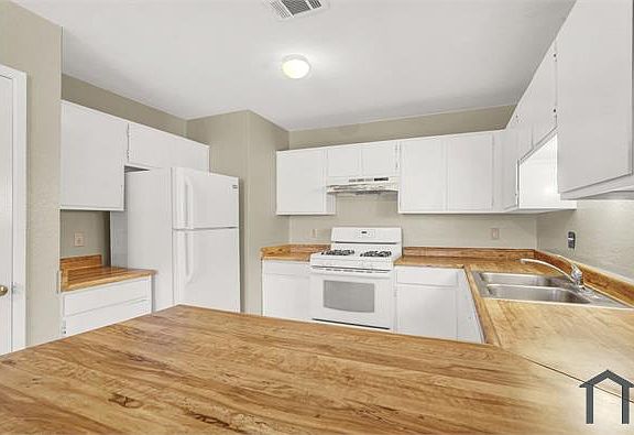 3rd image of 801 N Major Ave APT D