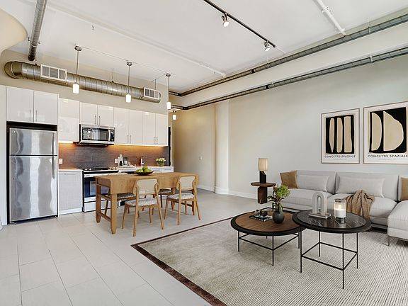 2nd image of 939 S Broadway #802