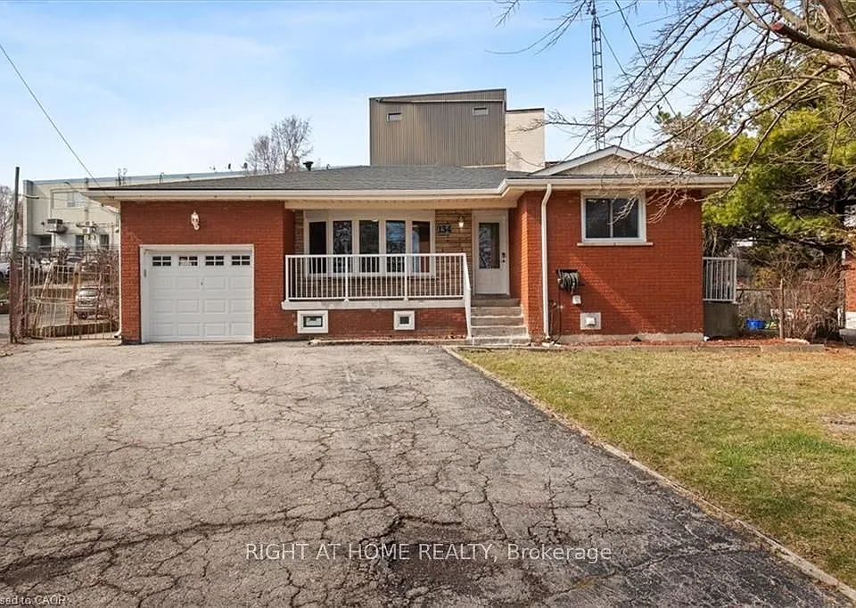 134 Victor Blvd #LOWER LEVEL