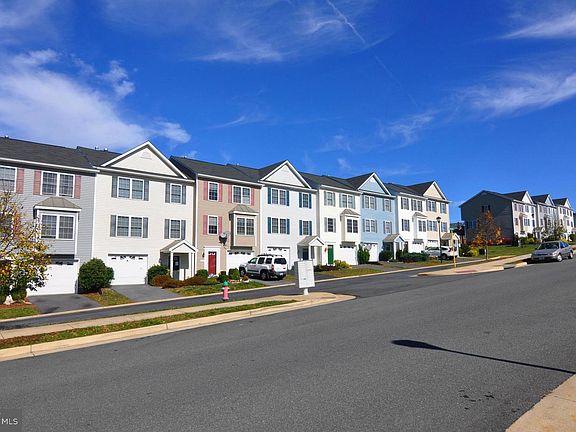 3rd image of 138 Windstone Dr