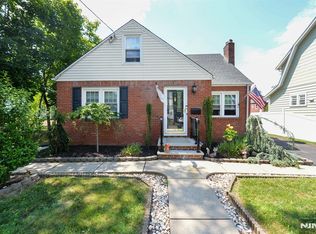 65 E Linden Ave, Dumont, NJ 07628