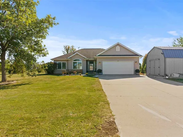 3129 Whispering Ridge Ln, Riverside, IA 52327