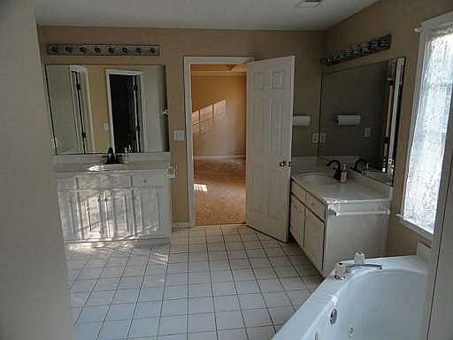 2nd image of 105 Clubhouse Dr NW