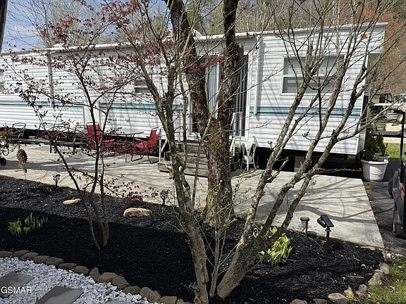 3rd image of 4229 E Pkwy #285-lot 285