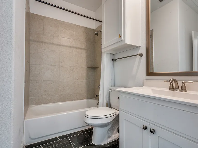 9448 Middle Ground Pl — Photo 4