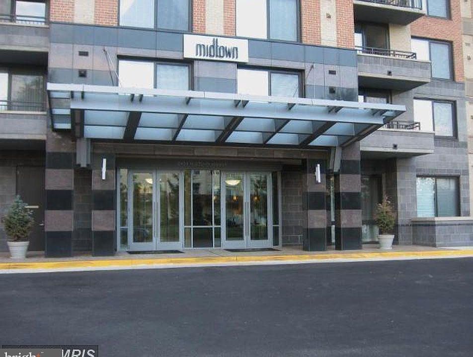 1st image of 2451 Midtown Ave #821