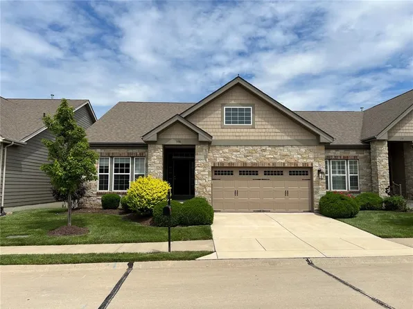 578 Triton Way Dr, Ballwin, MO 63011