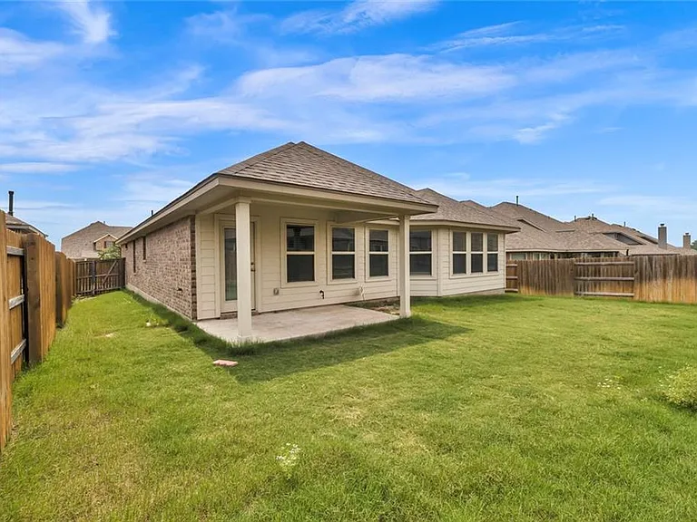 2926 Diego Dr — Photo 25