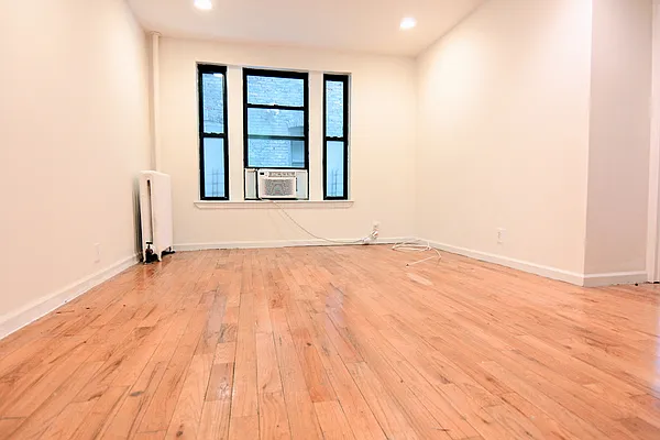 Rented by Voro, LLC | media 12