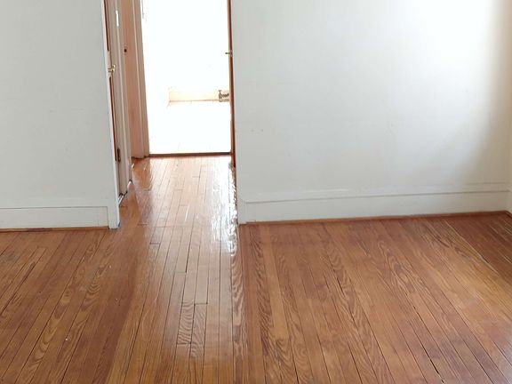 3rd image of 3265 47th St