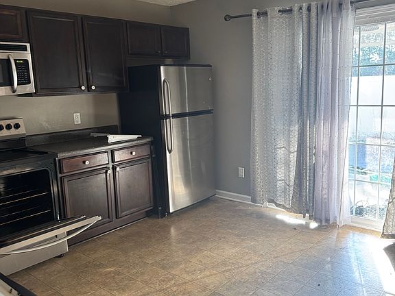 3rd image of 115 Glen Cannon Dr