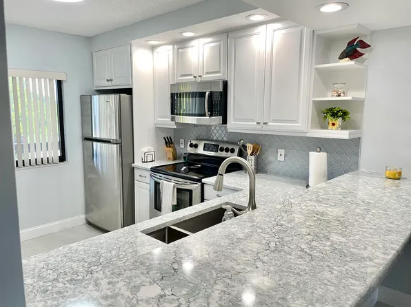 901 Seafarer Cir APT 202, Jupiter, FL 33477