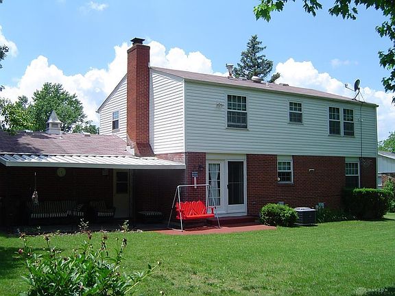 5th image of 587 Louise Dr