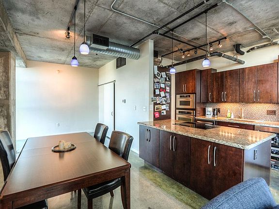 Fully upgraded kitchen in October 2011 - complete with granite counters and Kraft maid cabinets, als