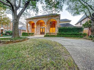 9 Hickory Shadows Dr, Houston, TX 77055