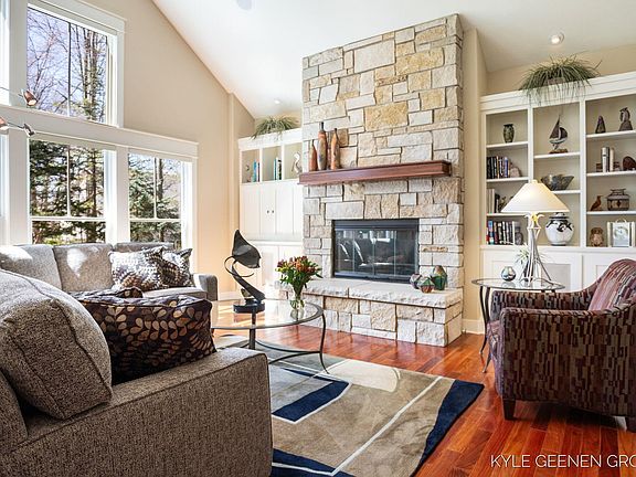 2nd image of 610 Old Macatawa Ct