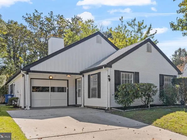 22 Buckingham Dr, Southampton, NJ 08088