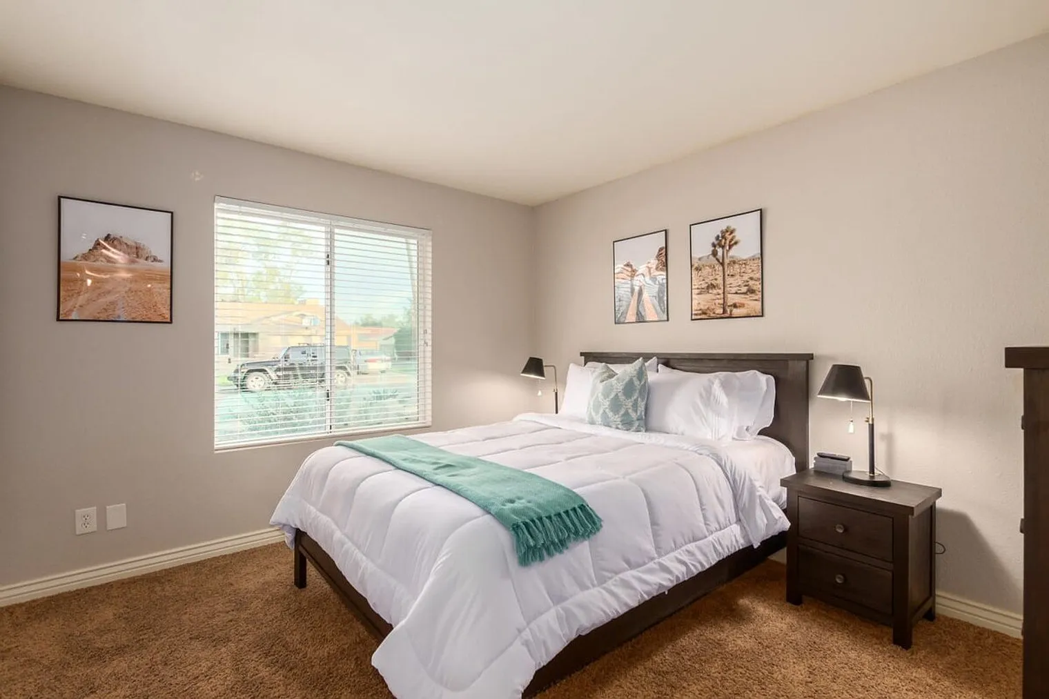 4 bed, 2.0 bath, 1991 sqft, $5,156 — Photo 4