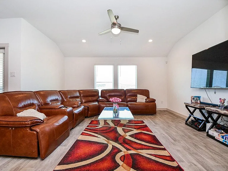 8134 Sugar Cane Ln — Photo 4