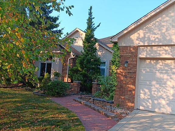 3rd image of 40820 Brightside Ct