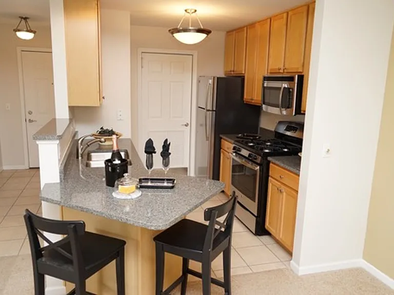 Embassy Place Apartments — Photo 9