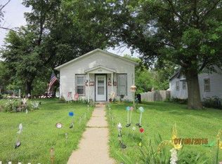 1121 S 8th St, Beatrice, NE 68310