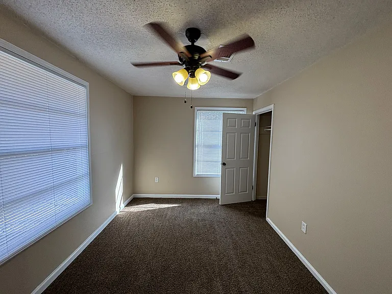 28 Hiland Pl #A — Photo 8