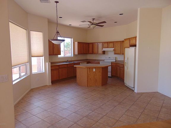3rd image of 507 S Valle Escondido