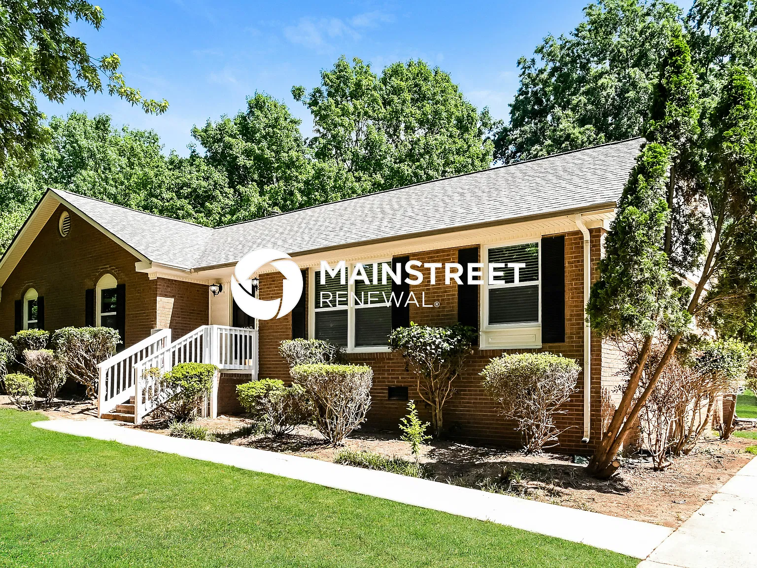 1100 Lightwood Drive — Photo 2