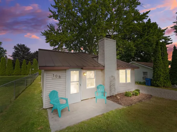 106 Dodge Ave, Houghton Lake, MI 48629