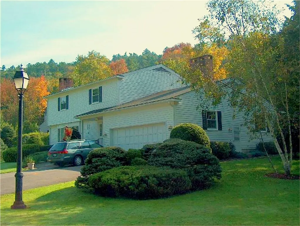 3 bed, 2.5 bath, 2122 sqft, $4,000 — Photo 1