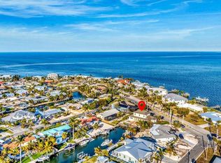 634 Key Royale Dr, Holmes Beach, FL 34217