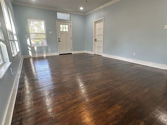 4th image of 319 Dozier St