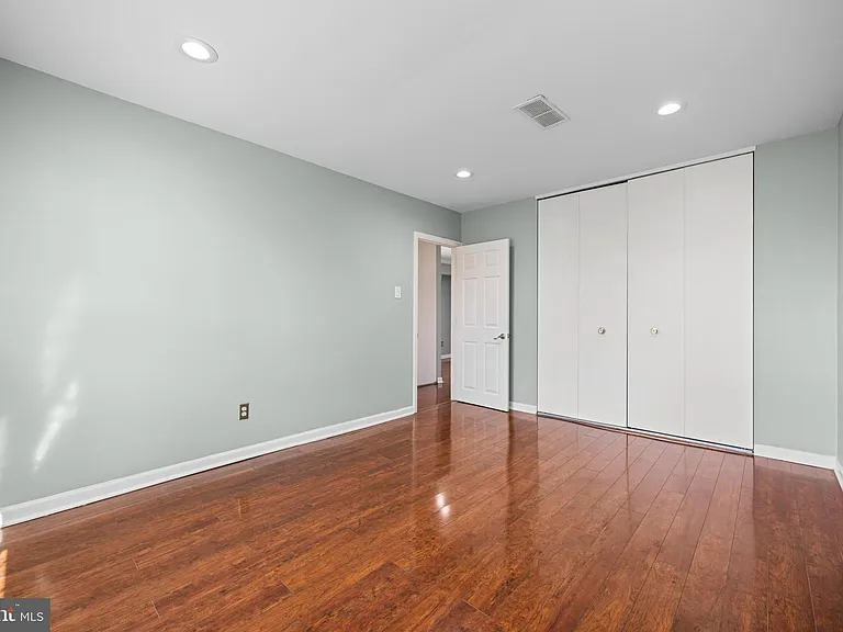 275 Green St #4A6 — Photo 15