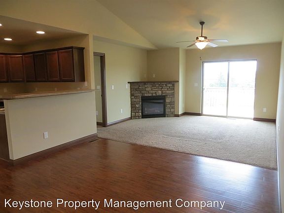 4th image of 1444 Marilyn Dr