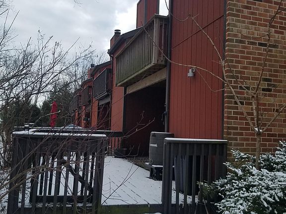 3rd image of 108 Larchwood Ct