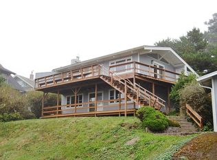 525 SW Alder St, Newport, OR 97365