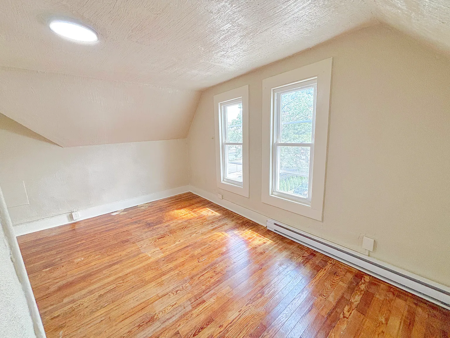 2 bed, 1100 sqft, $1,850 — Photo 4
