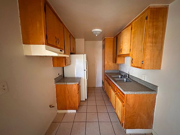 4th image of 221 N 3rd Ave APT 4