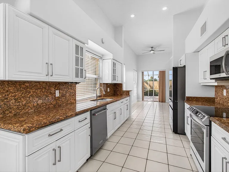 7848 Travlers Tree Dr — Photo 16