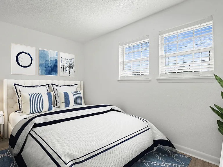 Midpoint on Wilshire - $79 Rent Reduction PLUS $300 OFF Move-In Costs on 2 Bedrooms! *Limited to ... — Photo 10