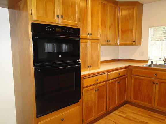 3rd image of 3404 22nd St SE