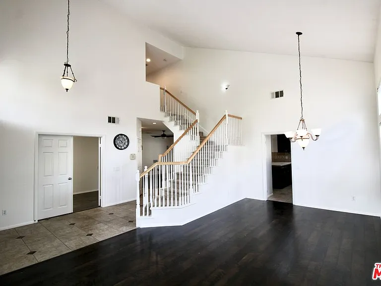 1124 Acapulco Ave — Photo 18