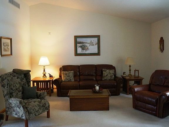 3rd image of 4061 Macaw Rd NE