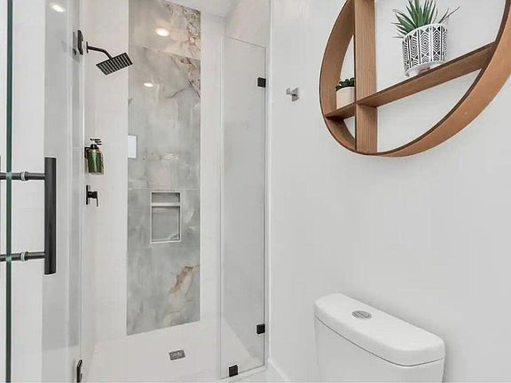 5th image of 2825 Ball St #3