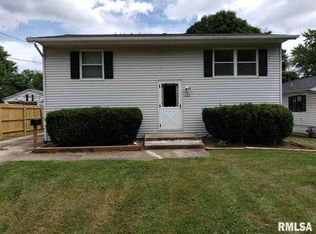 121 Edwards Ave, Galesburg, IL 61401