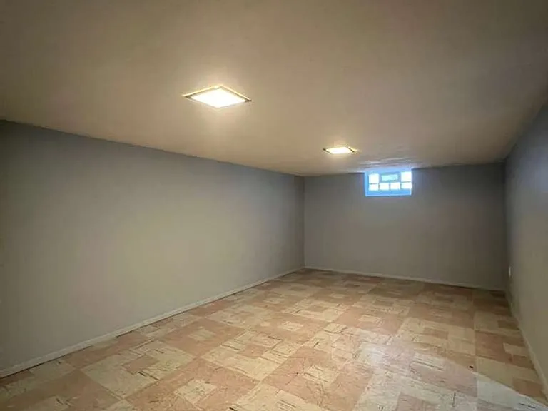 11215 Langton Ave — Photo 24