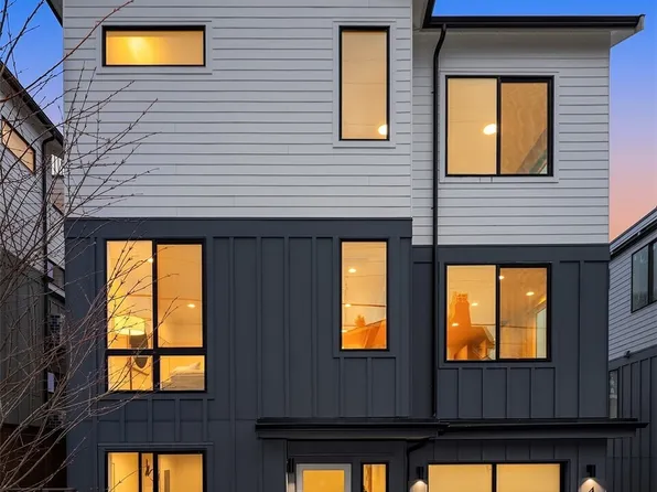 4407 2nd Avenue NE, Seattle, WA 98105